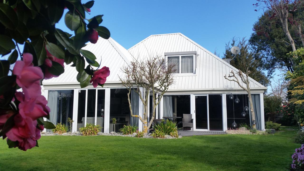 Berni'S Boutique Bnb Christchurch Exterior photo